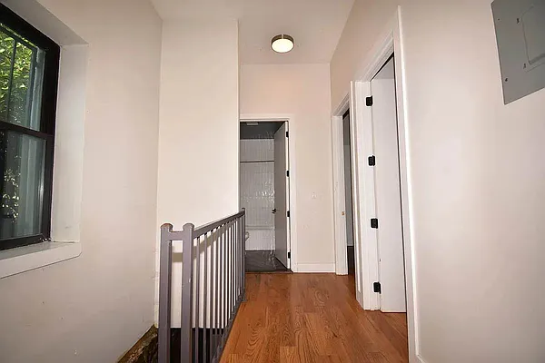 Rented by SpaceReqs LLC | media 11