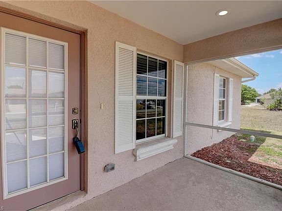 2nd image of 1014 NE 7th Pl