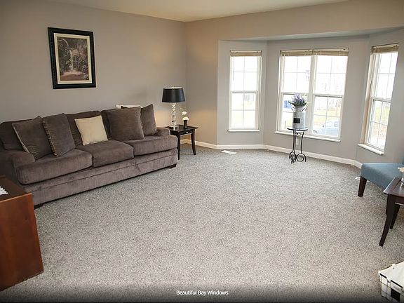 4th image of 217 Grand Central Dr