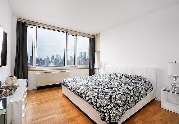 5th image of 635 W 42nd St APT 29D