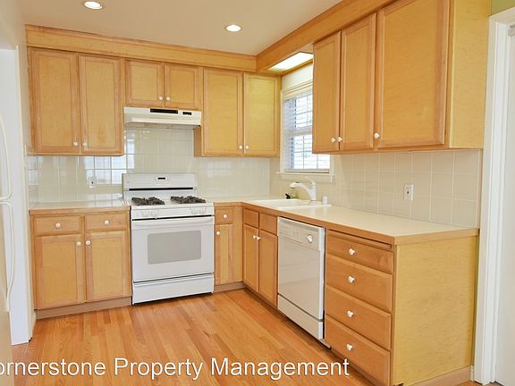 3rd image of 791 Aurora Ave