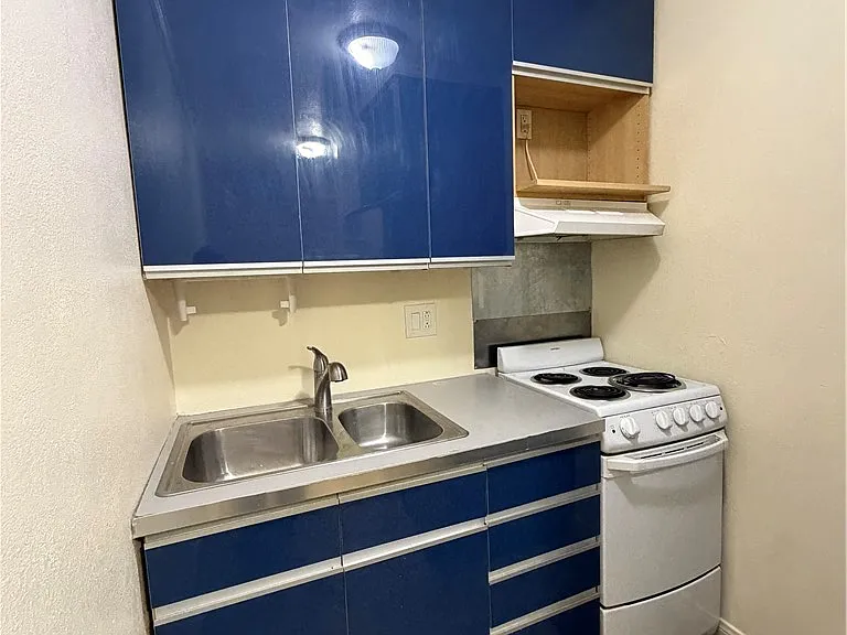 4600 University Center Dr #166 — Photo 10