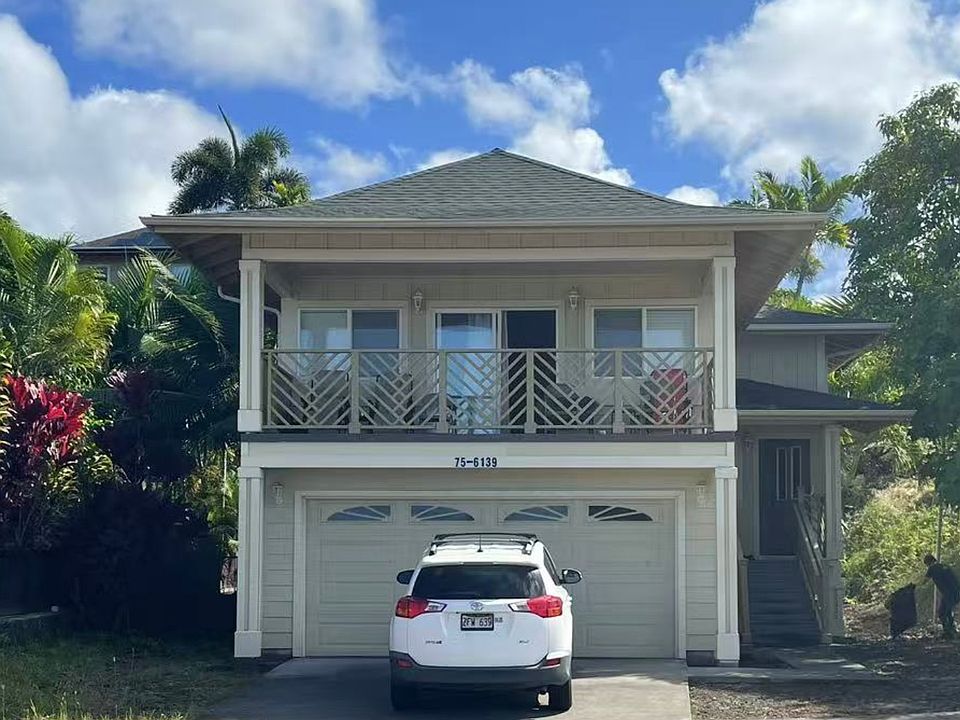 1st image of 75-6139 Haku Mele St