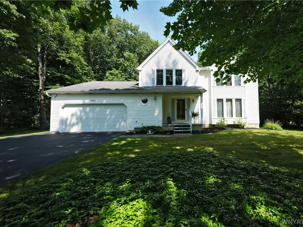 1101 Transit Rd, Orchard Park, NY 14127