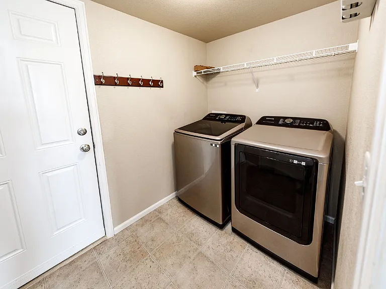 6104 Hayfield Pl — Photo 42