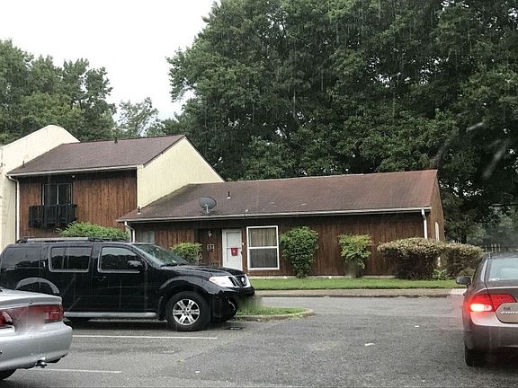 2nd image of 1432 E Tanners Creek Dr