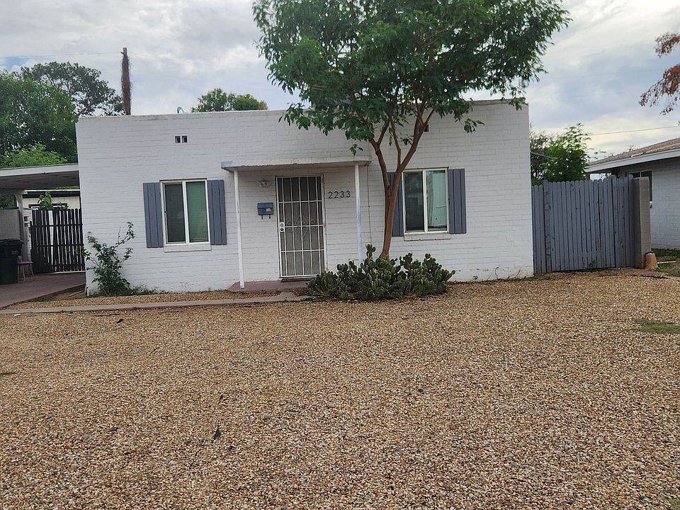 1st image of 2233 E Cambridge Ave