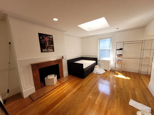 254 Newbury St #5, Boston, MA 02116