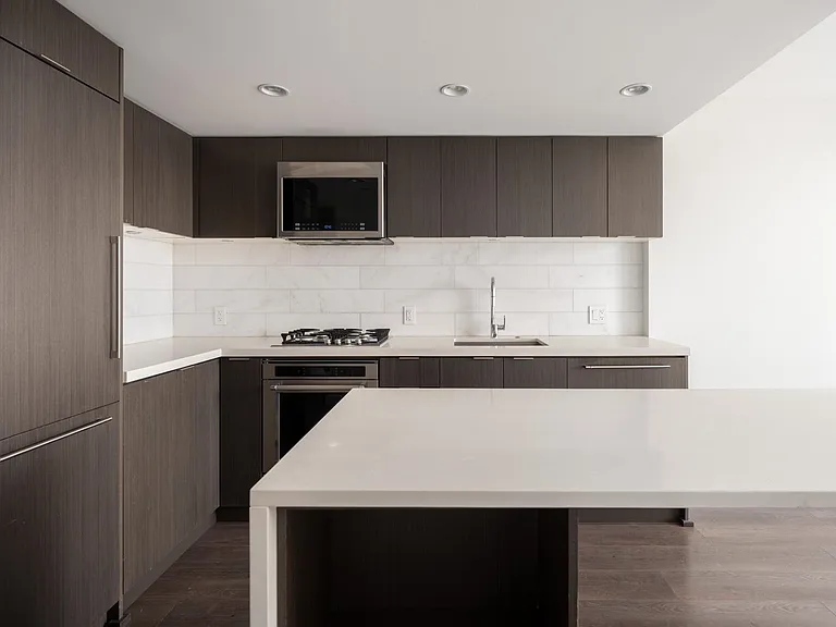 8189 Cambie St #1606 — Photo 7