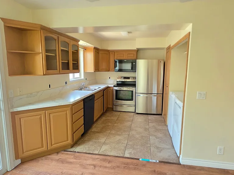 9827 Continental Dr — Photo 13