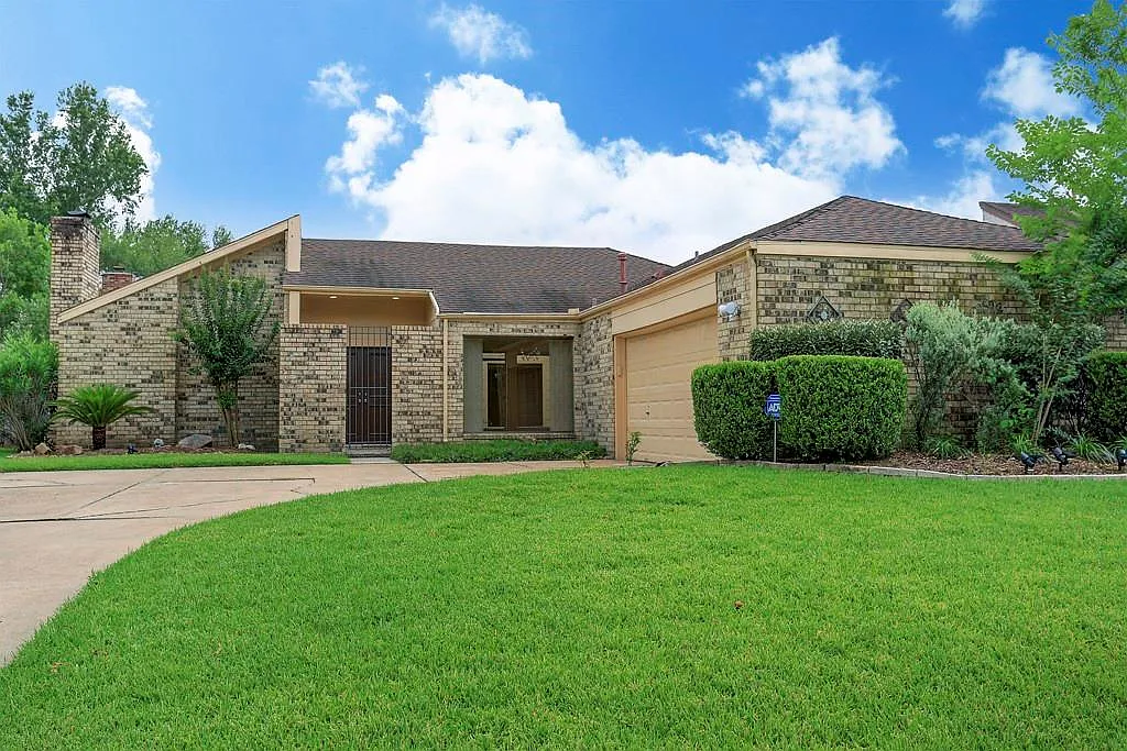 Building Photo - 13819 Starhill Ct