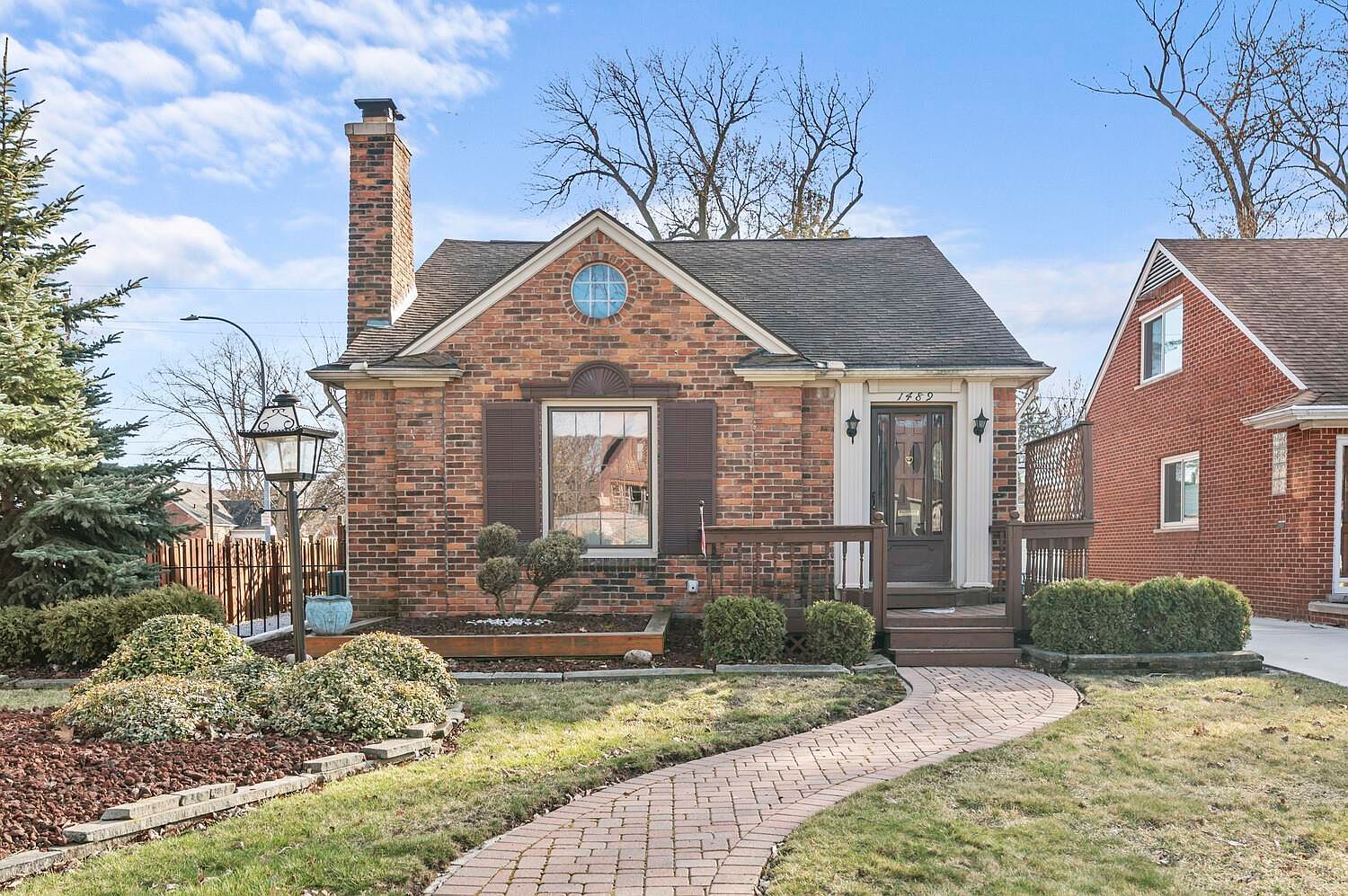 1489 Roslyn Rd, Grosse Pointe Woods, MI 48236 Zillow