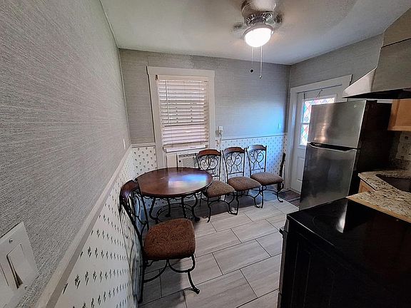 4th image of 5501 Spruce Ave