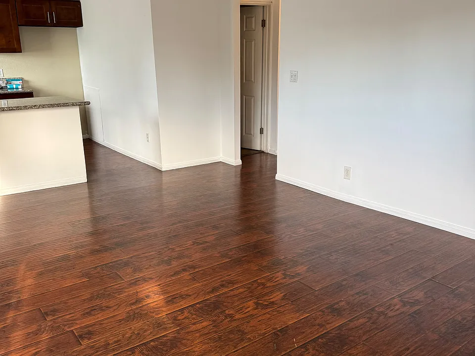 1220 W Vernon Ave
