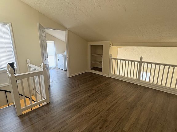 4th image of 1608 Highland Way APT 3