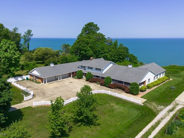 1300 Lake Rd, Conneaut, OH 44030