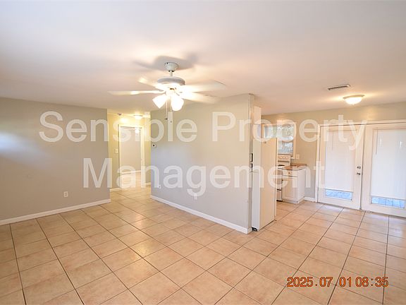 4th image of 818 49th Ave N