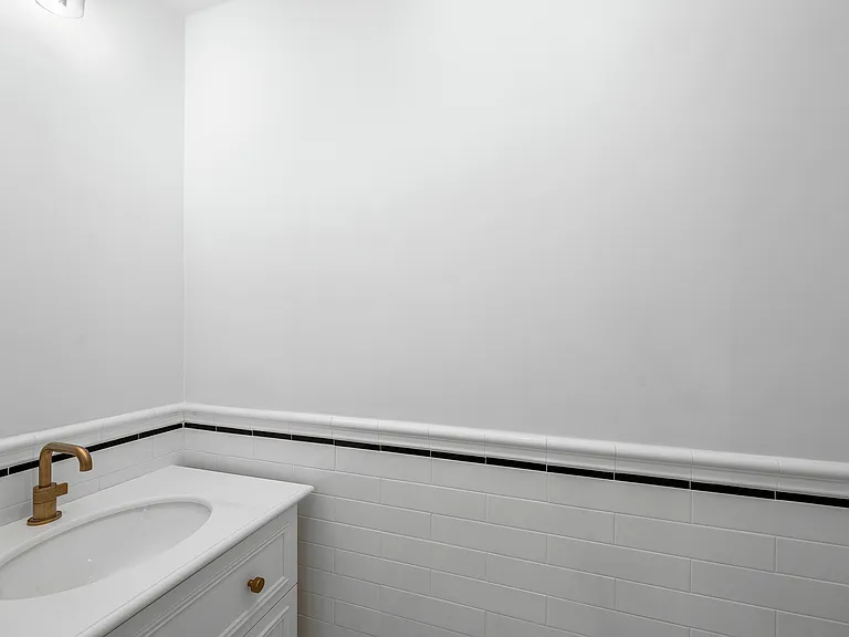 486 16th St #2 — Photo 15
