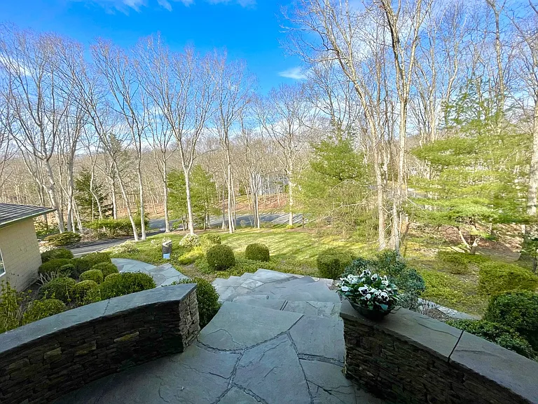 Peconic Hills Dr — Photo 34