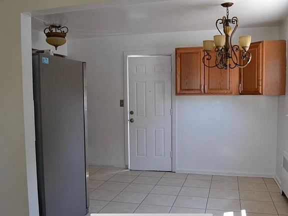 3rd image of 24 Rossiter Ave Floor 1
