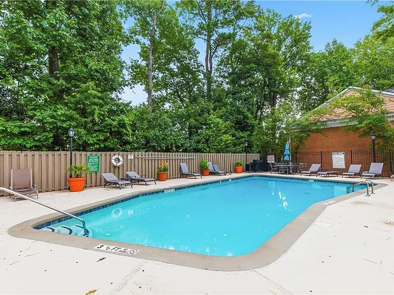 7500 Roswell Rd #80 — Photo 25