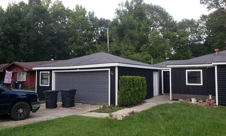 1st image of 240 Woodland Dr