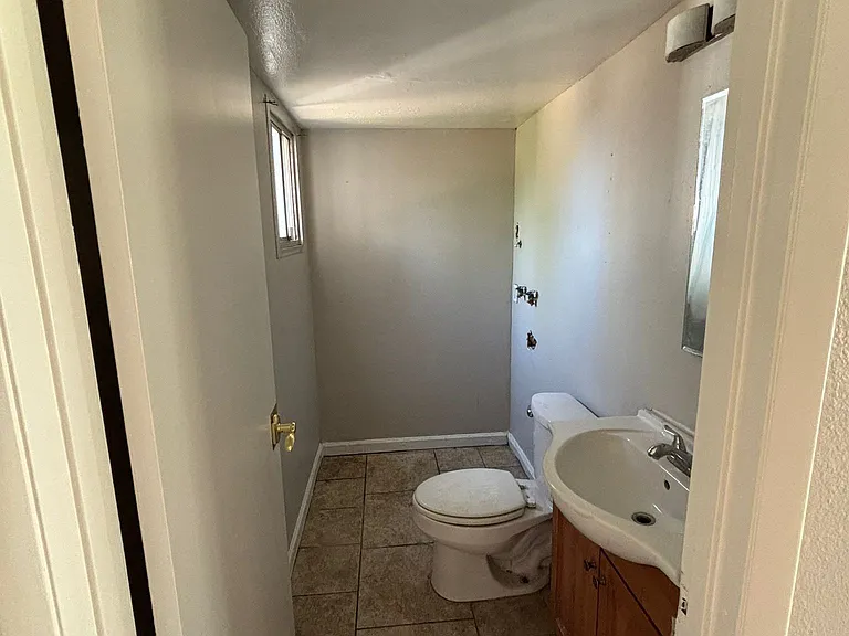 7130 W Highland Ave — Photo 11