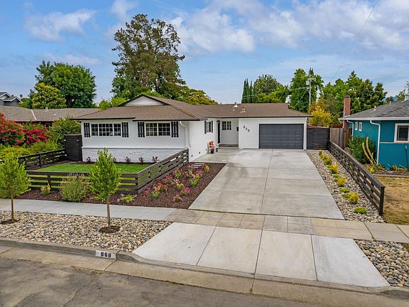2nd image of 868 Kingfisher Dr
