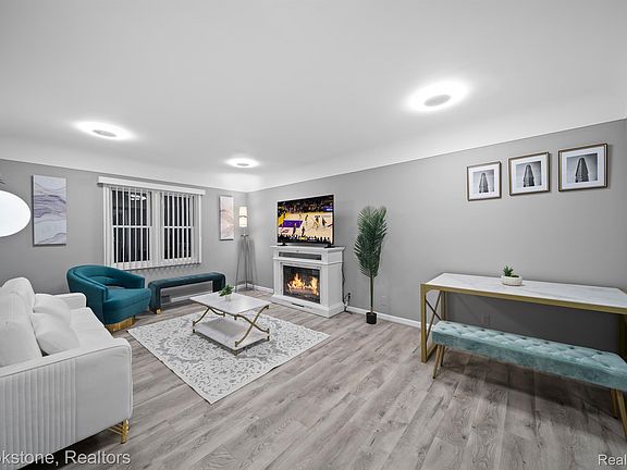 4th image of 141 Ferndale Ave