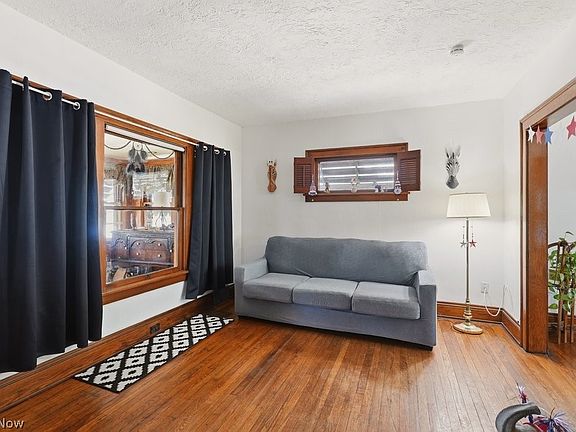 3rd image of 8101 Vineyard Ave