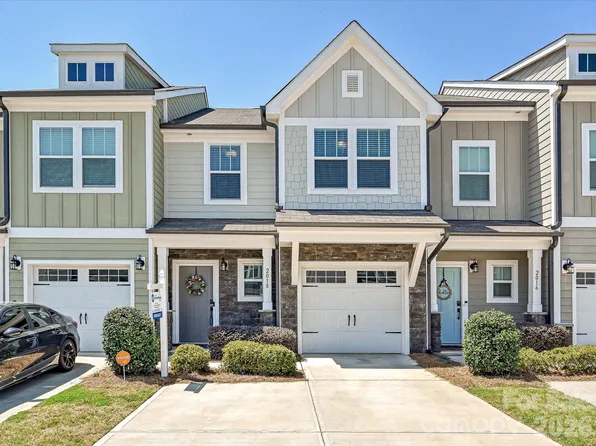 2018 Crooked Oak Ln, York, SC 29745
