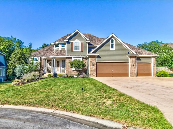 400 SW Saddlewood Ct, Lees Summit, MO 64081