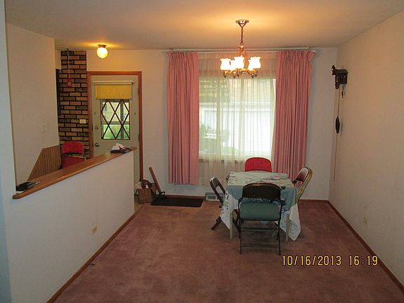 3rd image of 411 Forest Preserve Dr