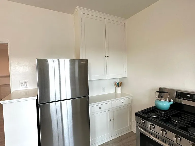 Vintage Style 1+1 - New Kitchen Appliances, Plank Floors, Balcony, pet friendly — Photo 8