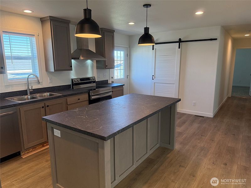 3rd image of 402 Maple Avenue #52