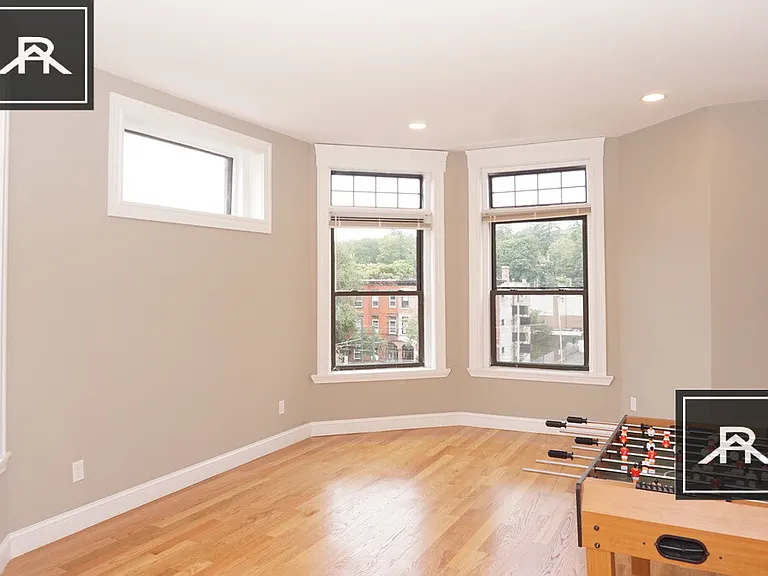1916 Beacon St #2 — Photo 2