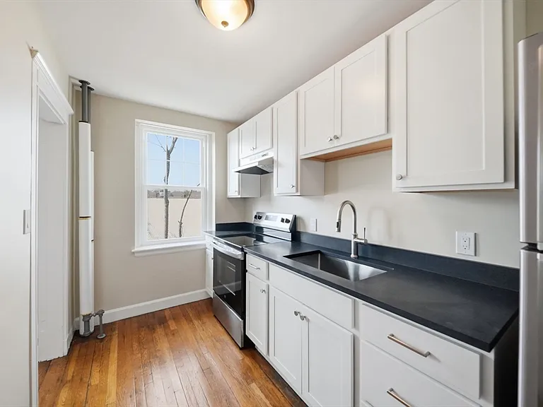 41 Richardson Ave #2 — Photo 4