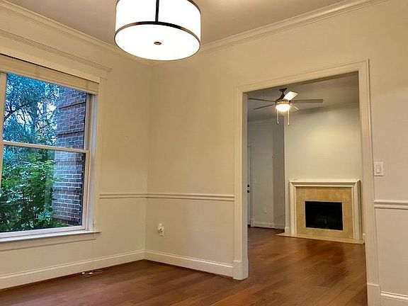 3rd image of 4040 Woodlawn Dr Unit 14
