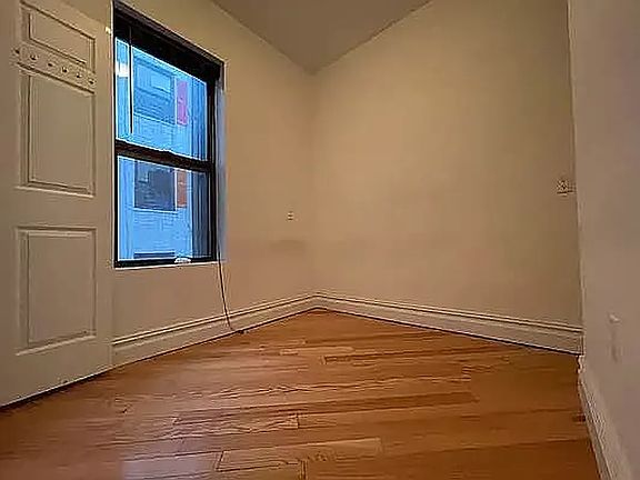 4th image of 21-80 38th St #9