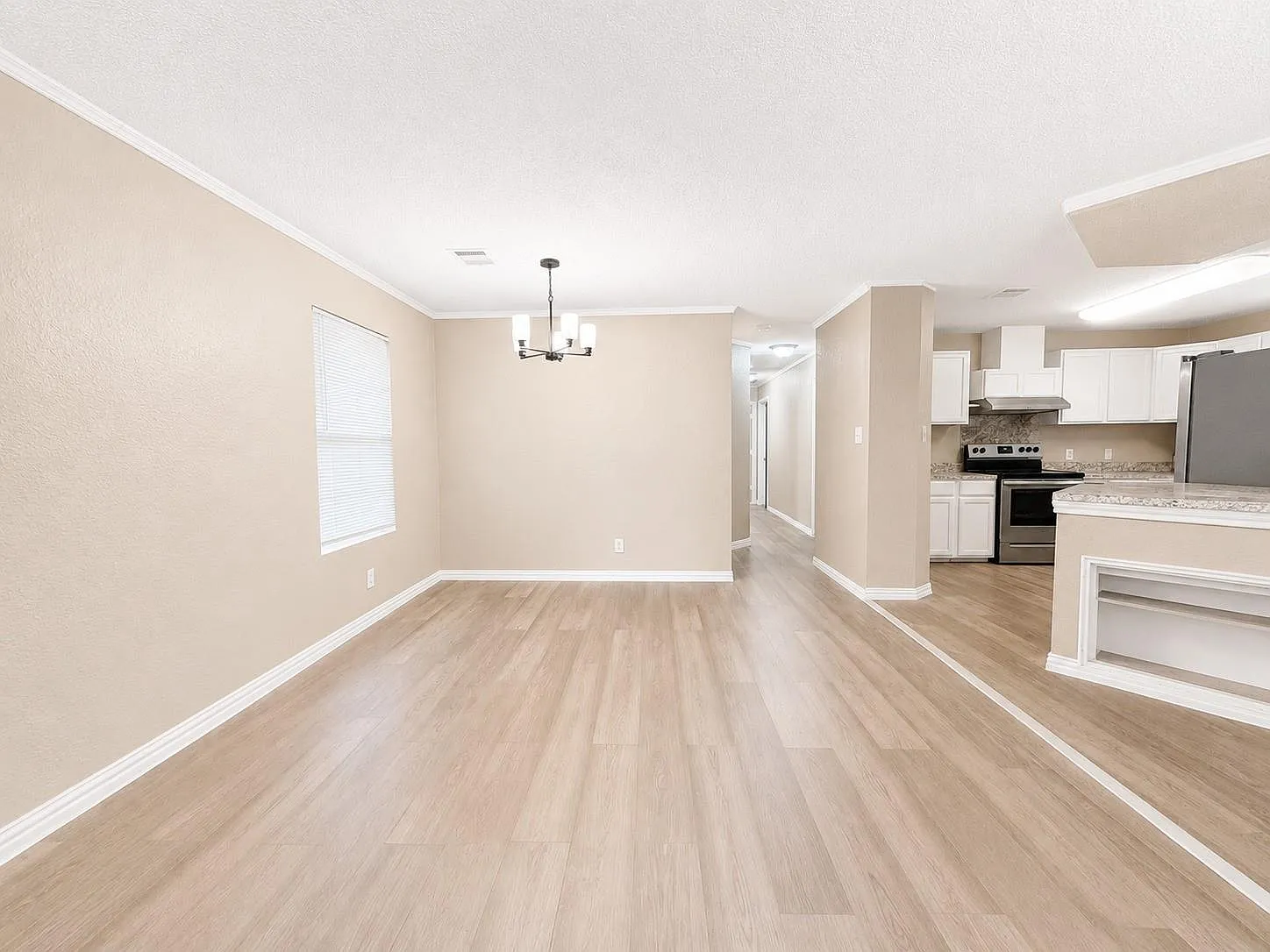 4 bed, 2.0 bath, 1280 sqft, $1,700 — Photo 3