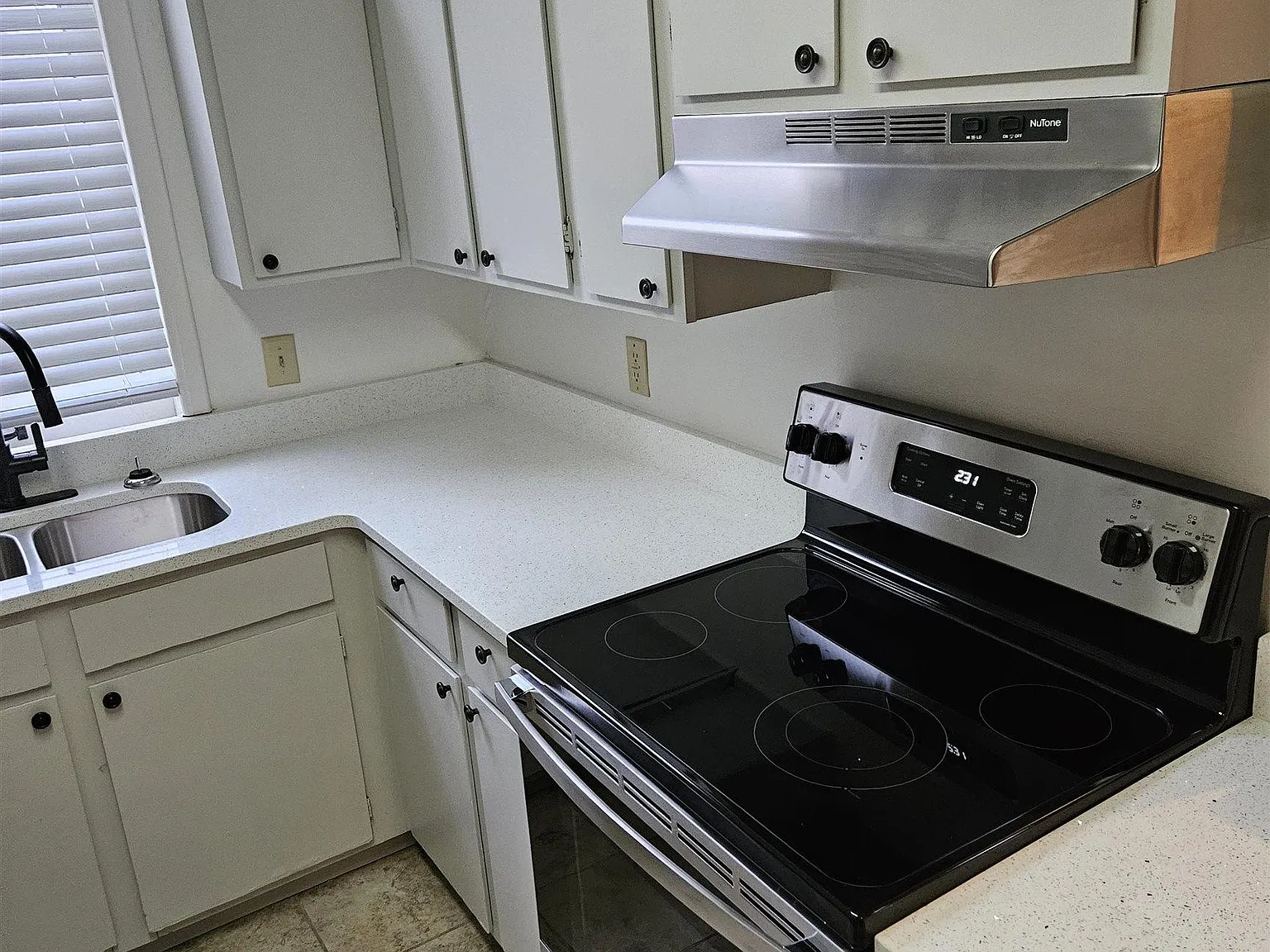 2 bed, 2.0 bath, 1100 sqft, $1,295 — Photo 4