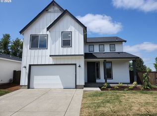 3033 Olympic St #31, Woodburn, OR 97071
