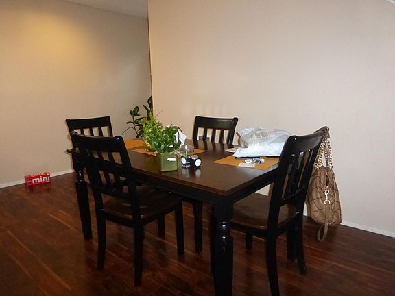 3rd image of 1019 156th Ave NE APT B5