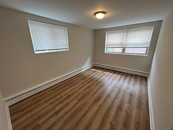 2nd image of 6833 N Oakley Ave #2AA