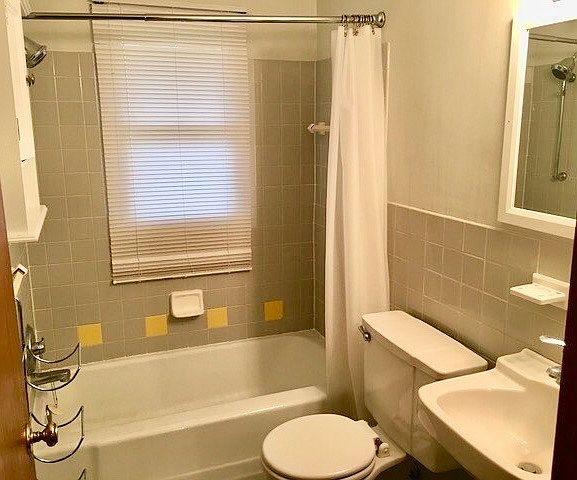 Full bathroom