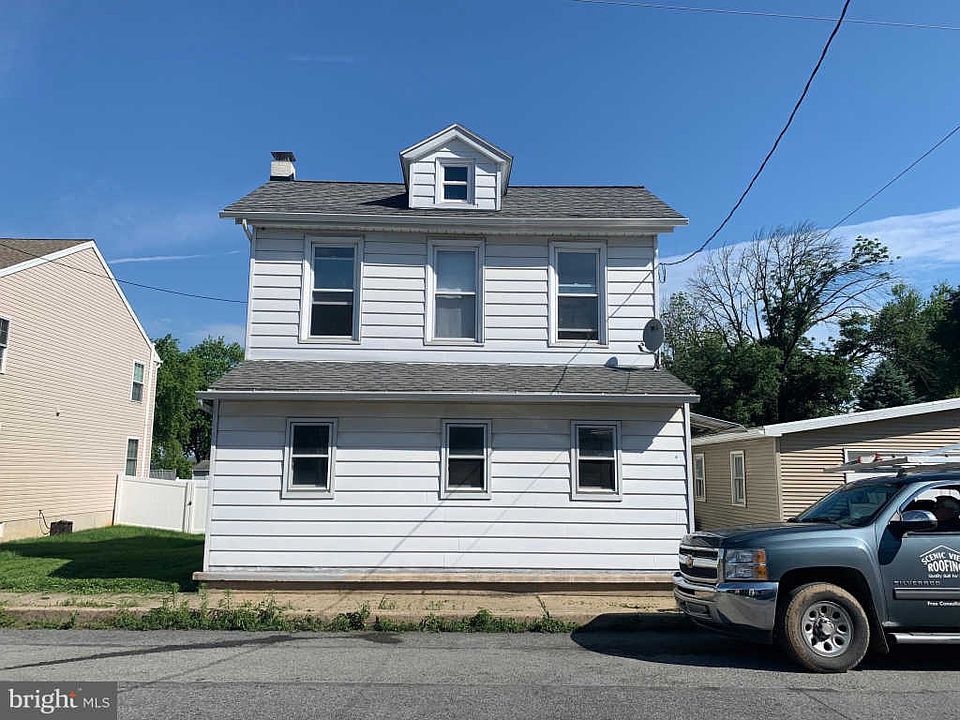 2nd image of 8 W Hunter St