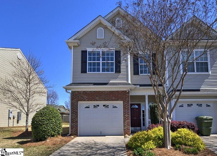 1st image of 34 Bay Springs Dr