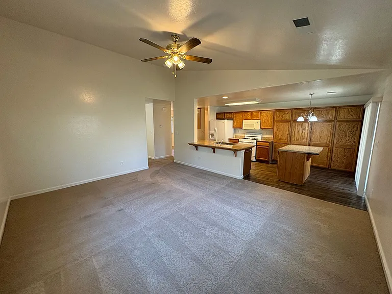 4704 W Rialto Ave — Photo 21