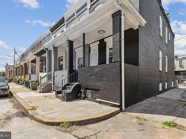 724 N Curley St — Photo 3