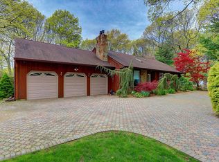 46 Margin Dr W, Shirley, NY 11967
